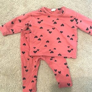 H&M heart outfit set 4-6months. Valentine’s Day.